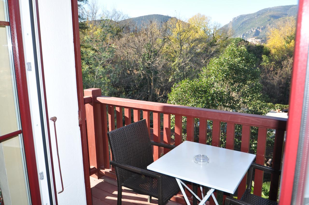 La Villa Du Parc Prades  Room photo