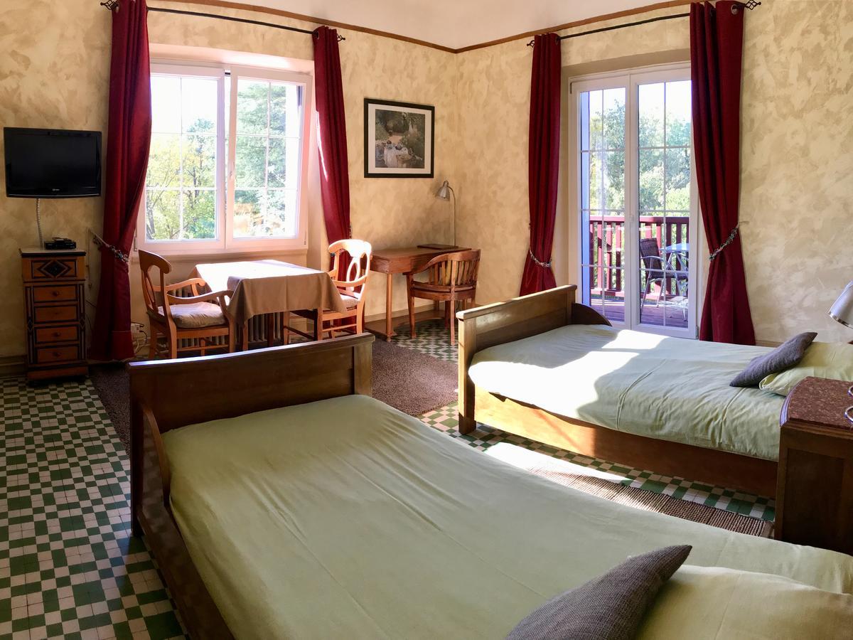 La Villa Du Parc Prades  Room photo