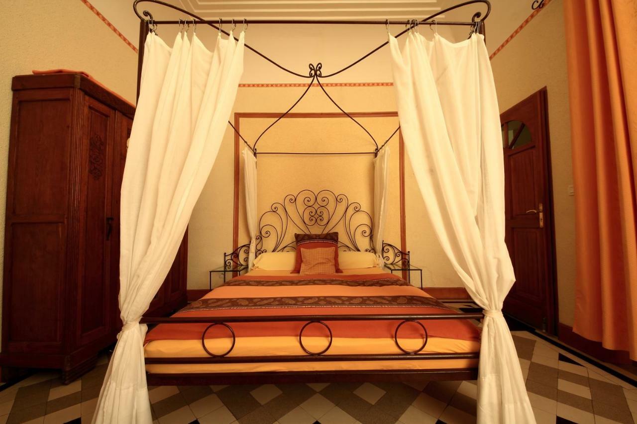 La Villa Du Parc Prades  Room photo